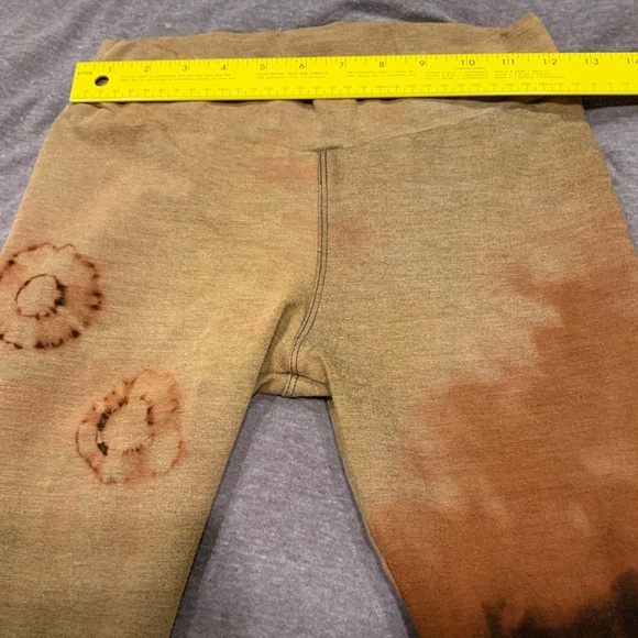 Reverse Bleach hand dyed leggings - Picture 2 of 13